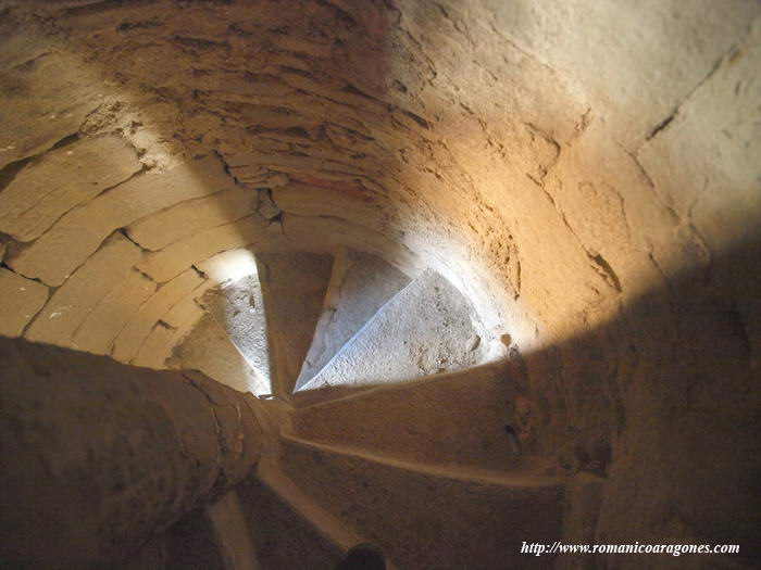 ESCALERA DE ACCESO A TORRE